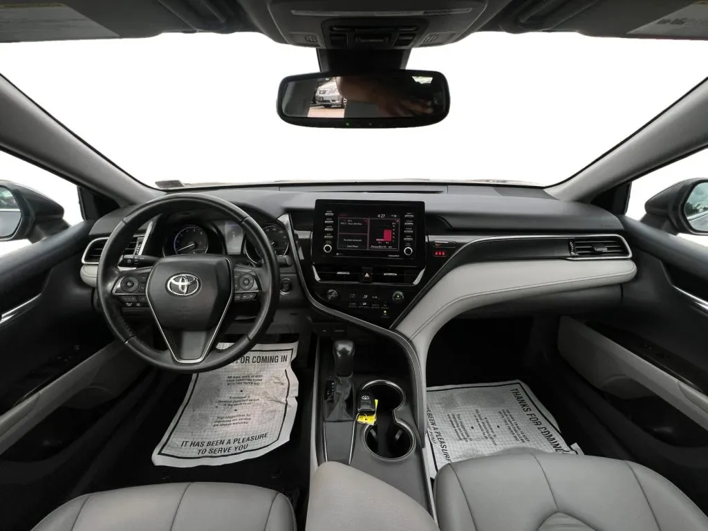 Toyota Camry photo 11