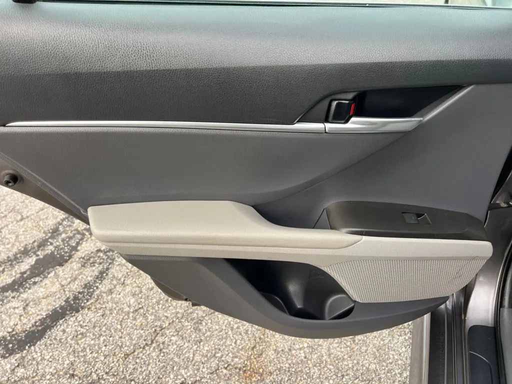 Toyota Camry photo 23