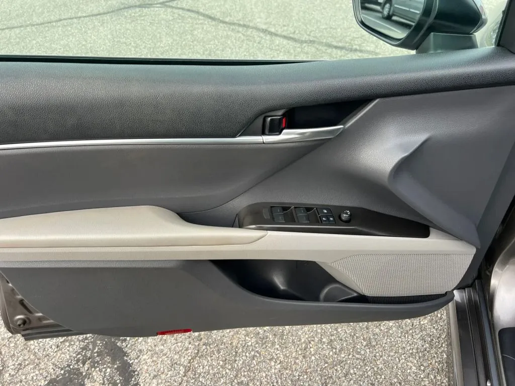 Toyota Camry photo 26