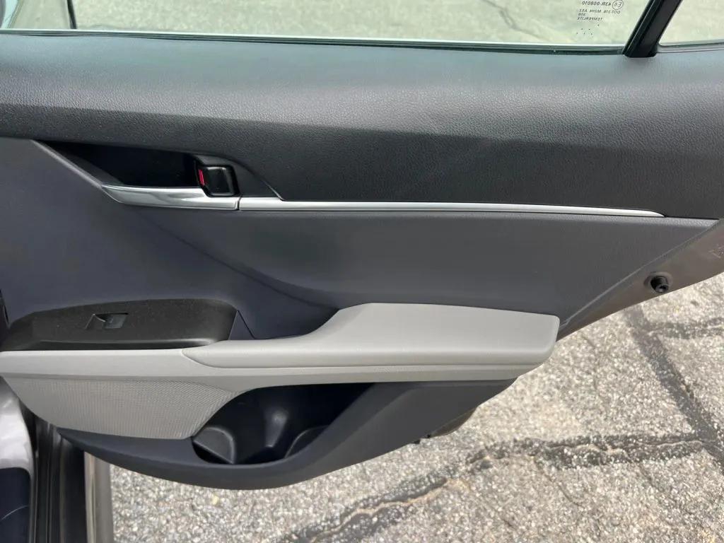 Toyota Camry photo 20