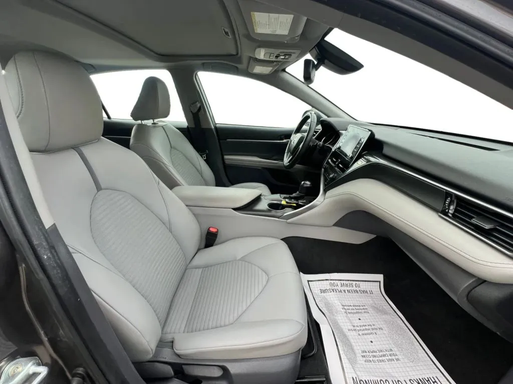 Toyota Camry photo 15