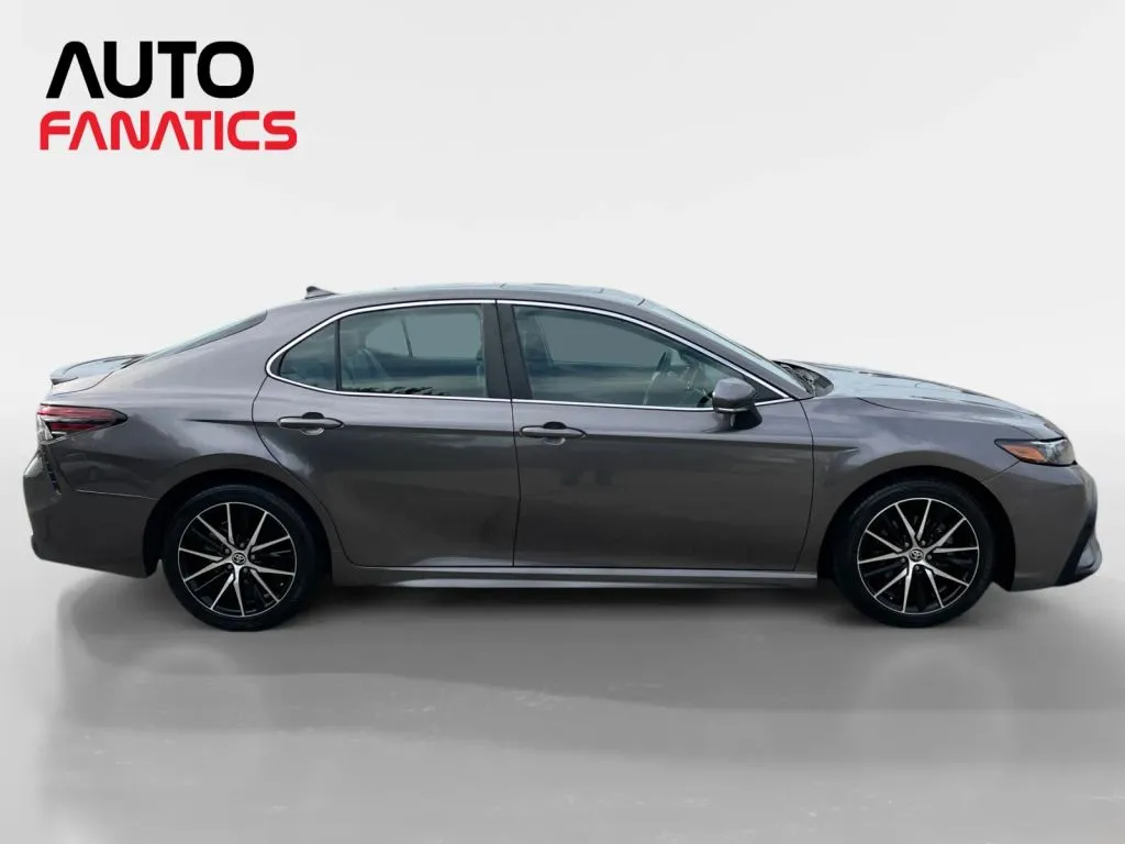 Toyota Camry photo 7