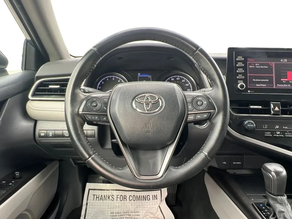 Toyota Camry photo 13