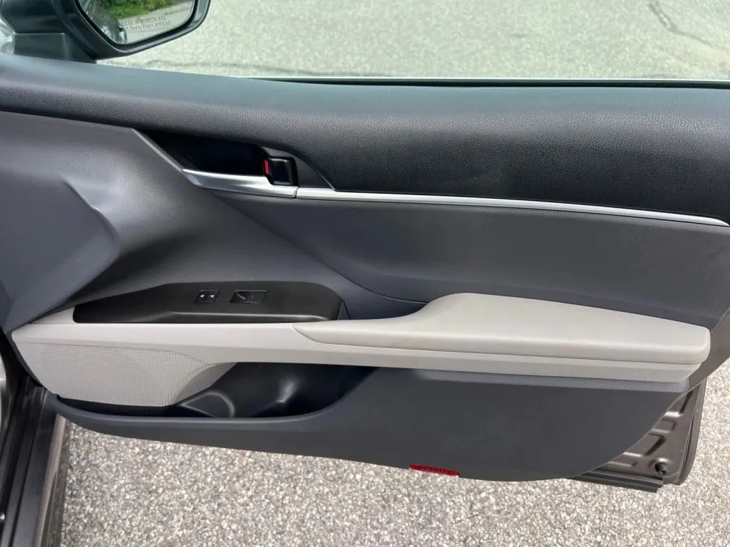 Toyota Camry photo 17