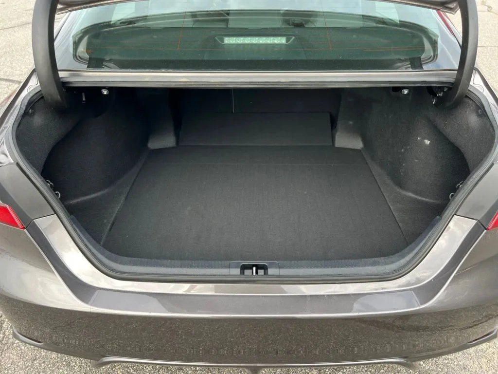 Toyota Camry photo 21