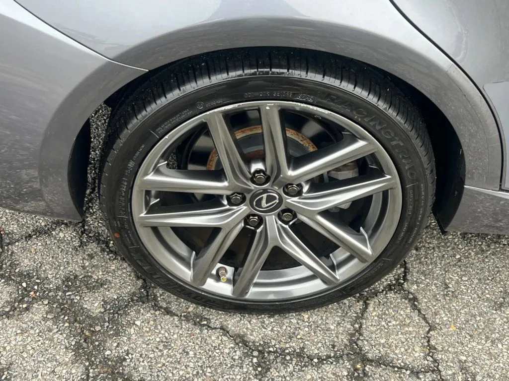Lexus IS photo 37