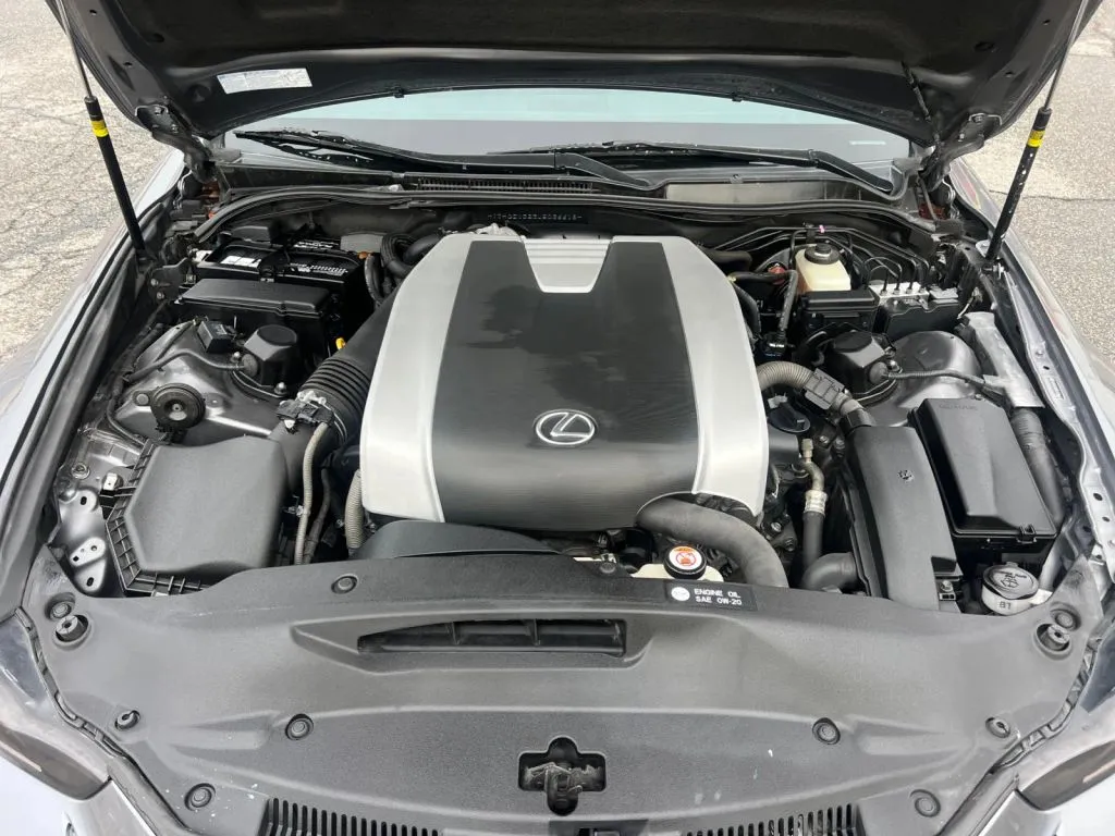 Lexus IS photo 32
