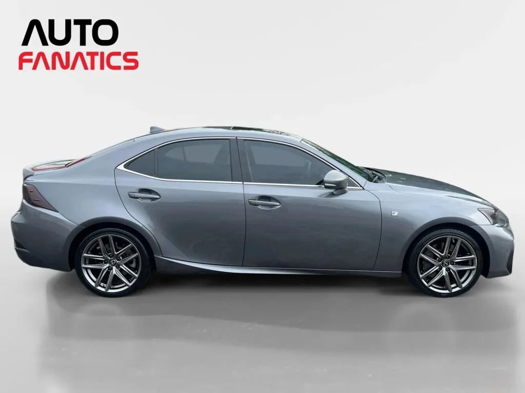 Lexus IS photo 7