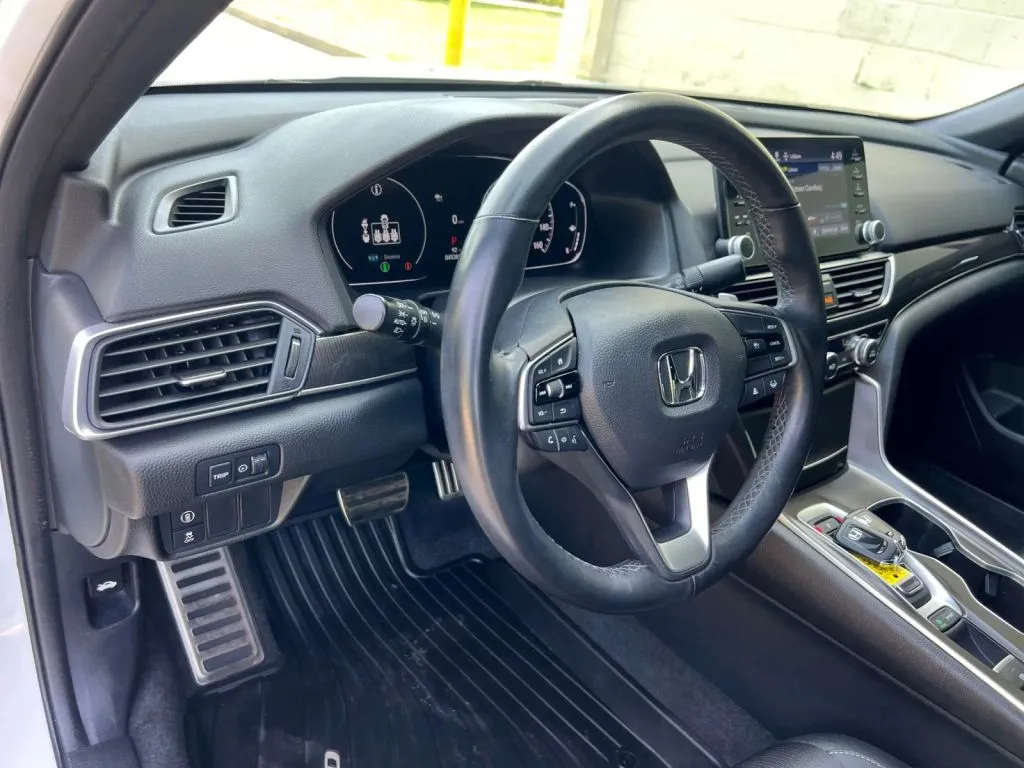 Honda Accord photo 25