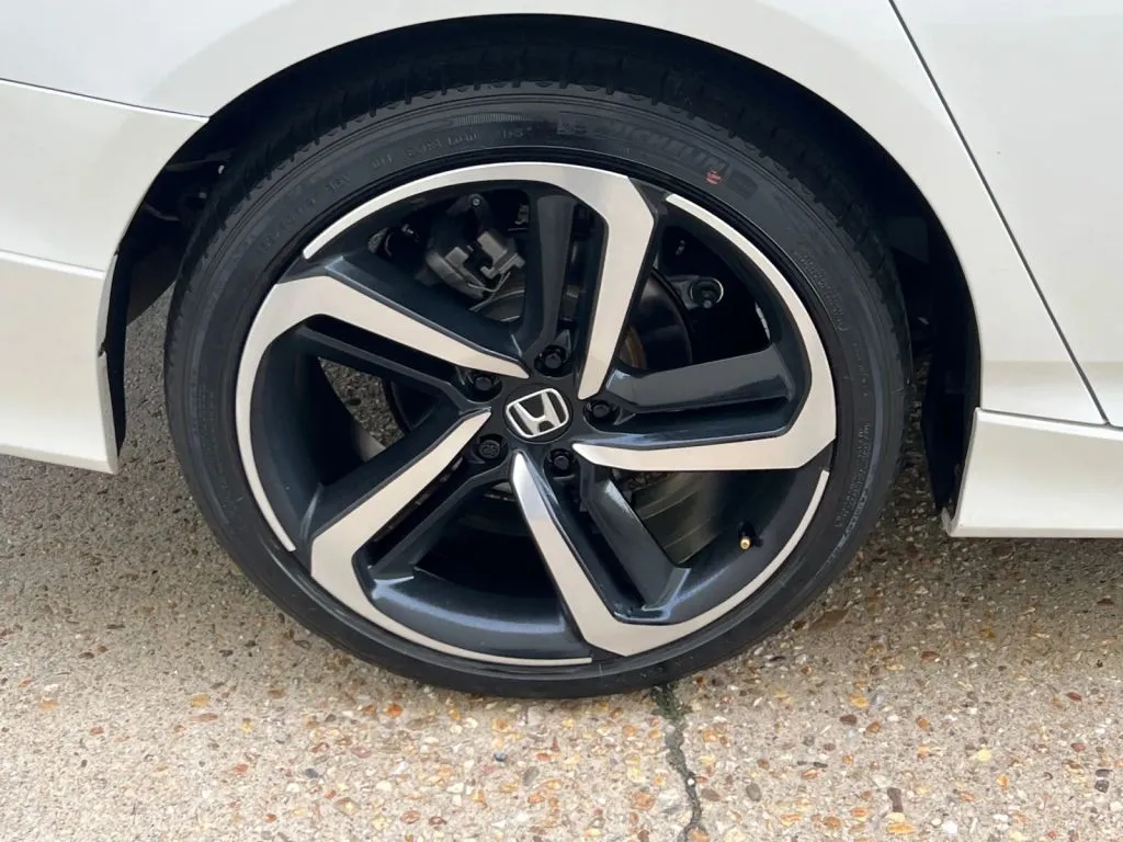 Honda Accord photo 36