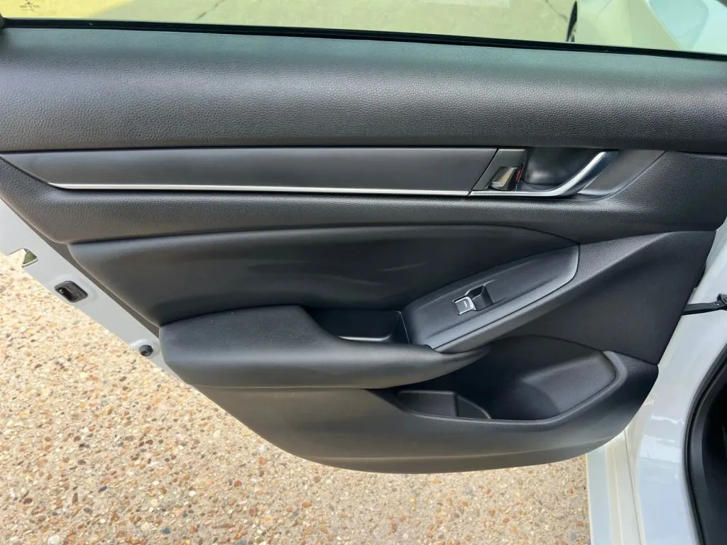Honda Accord photo 23