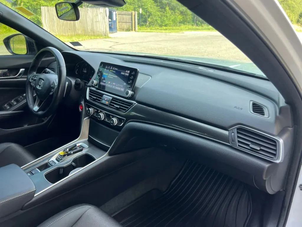 Honda Accord photo 15