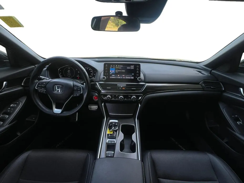 Honda Accord photo 10
