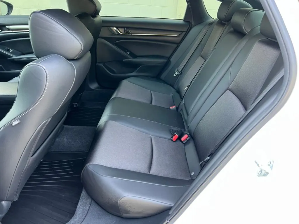 Honda Accord photo 21