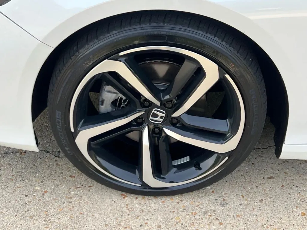 Honda Accord photo 30