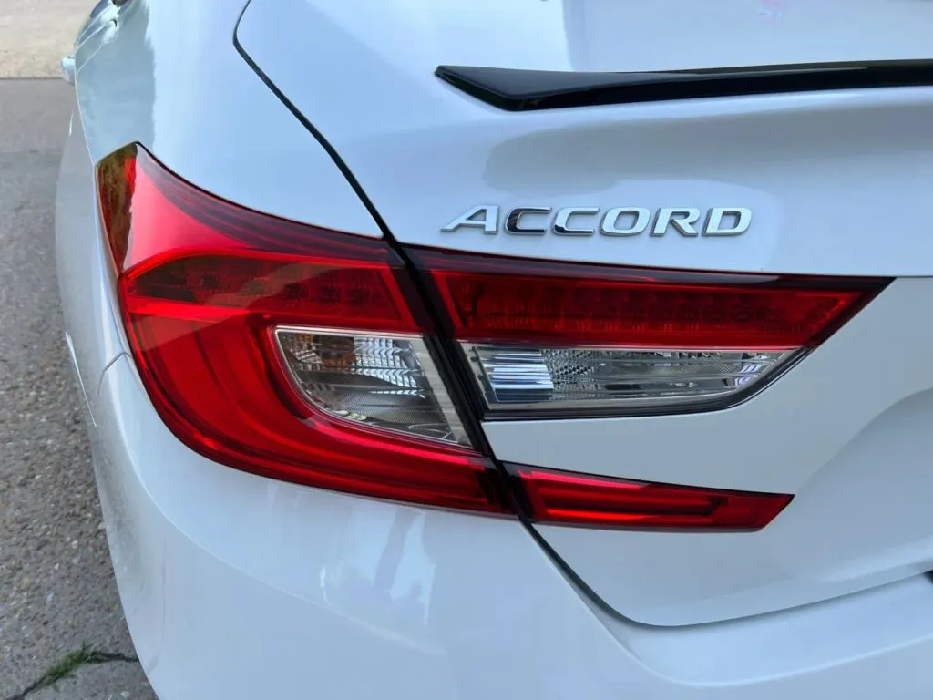 Honda Accord photo 38