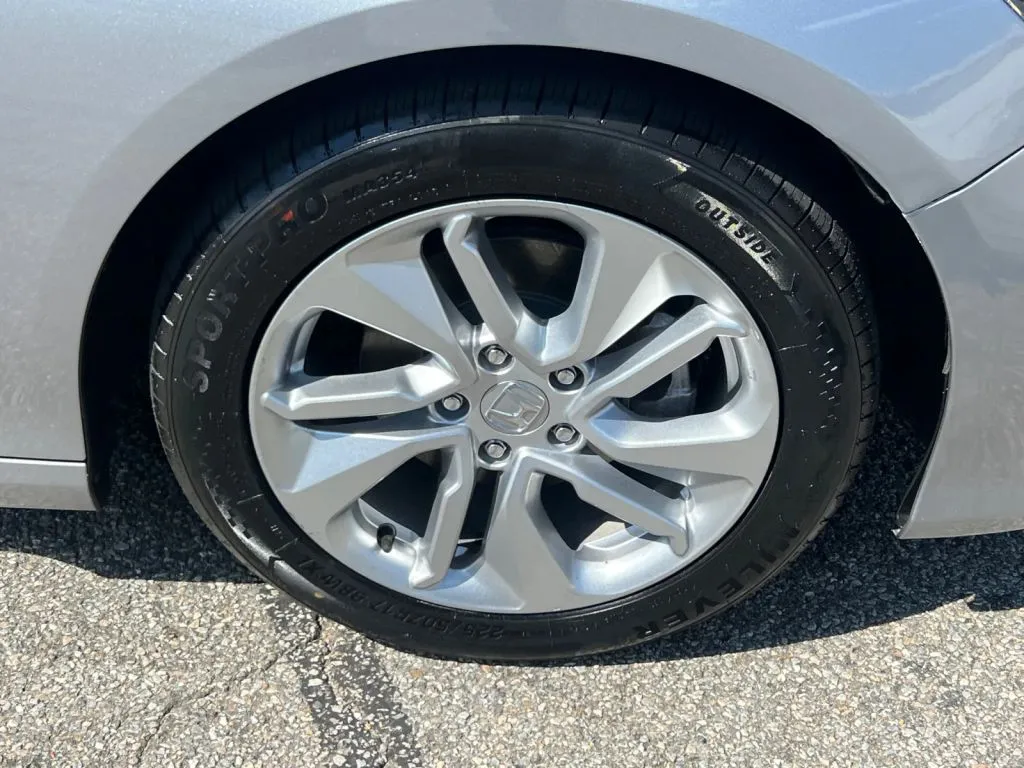 Honda Accord photo 34