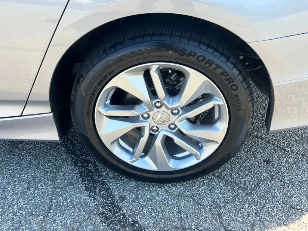 Honda Accord photo 39