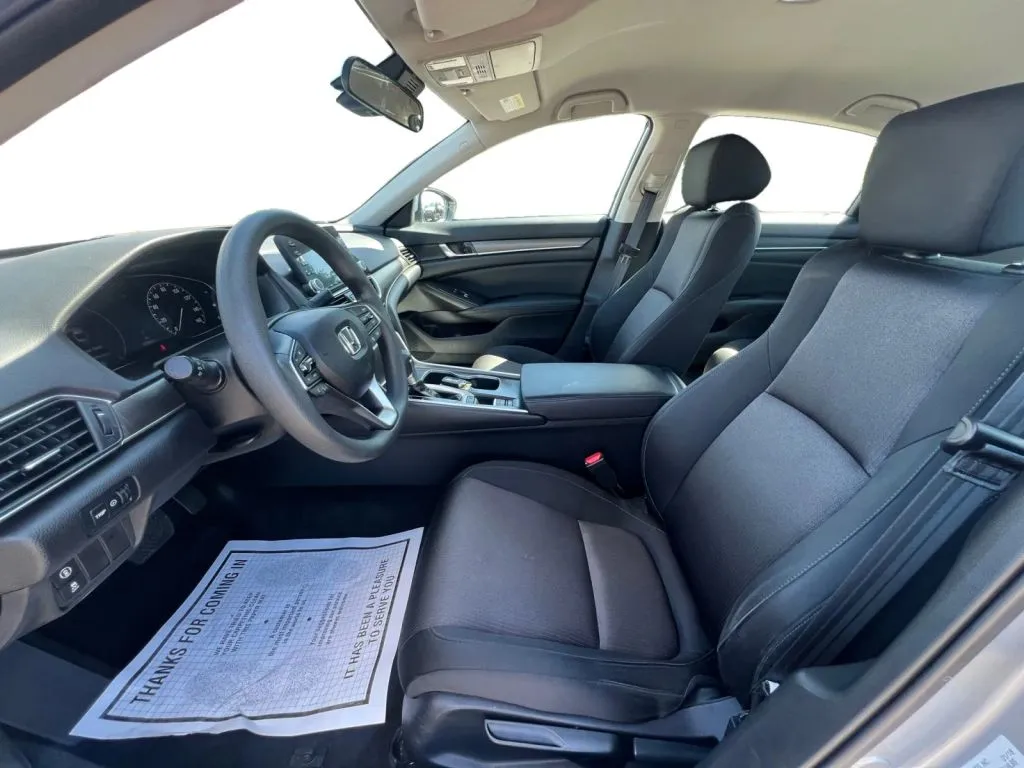 Honda Accord photo 10