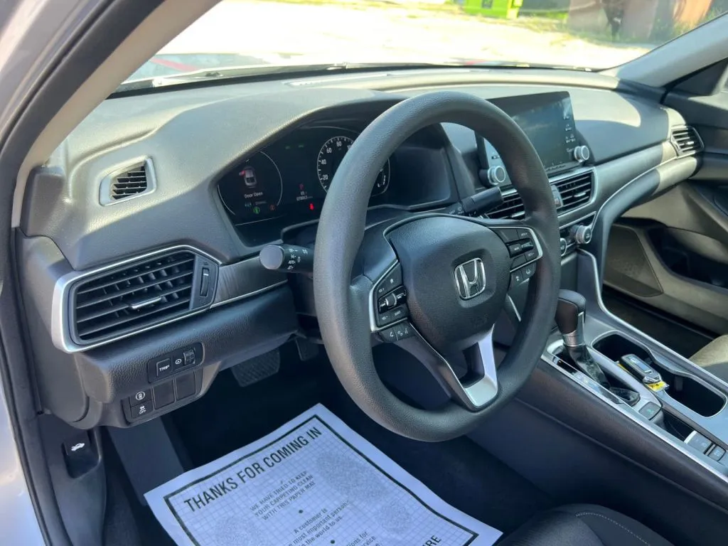 Honda Accord photo 26