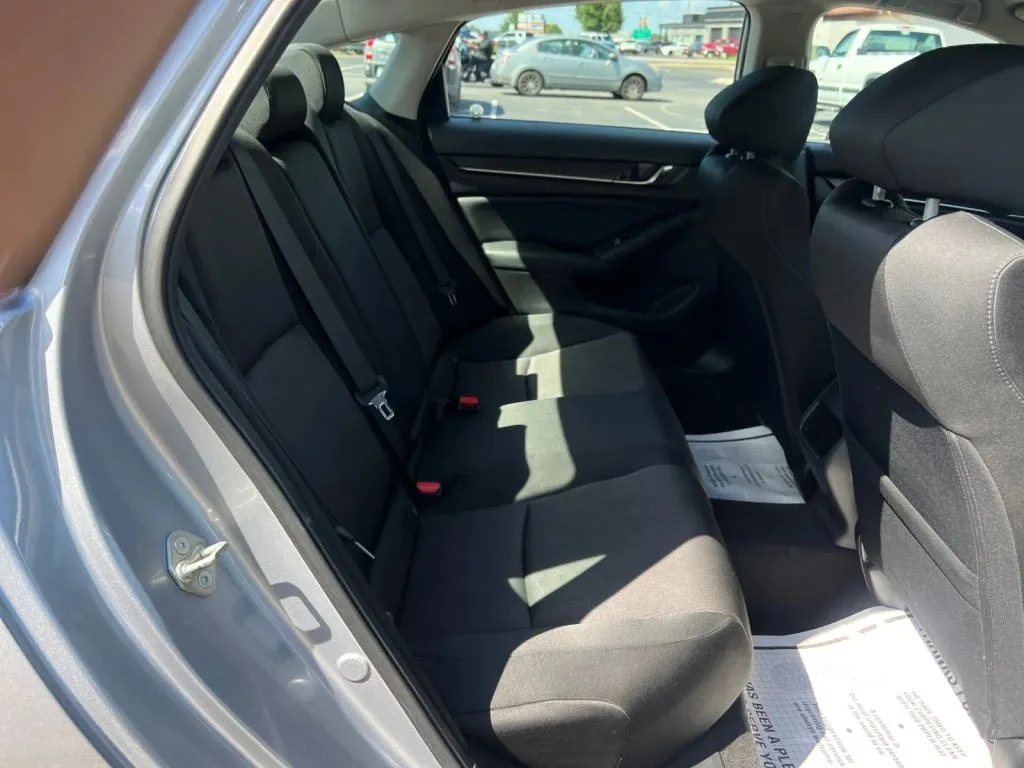 Honda Accord photo 19