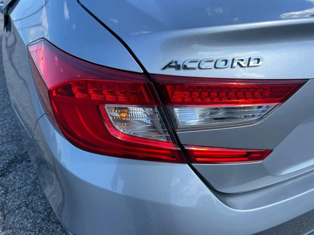 Honda Accord photo 38