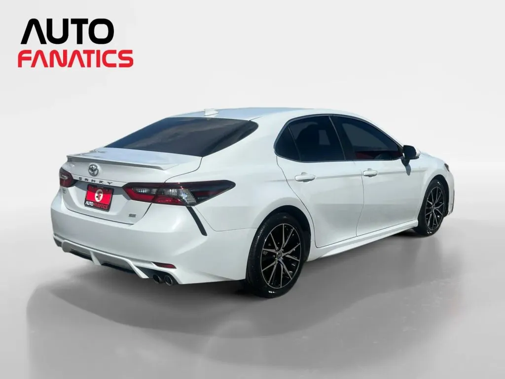 Toyota Camry photo 6