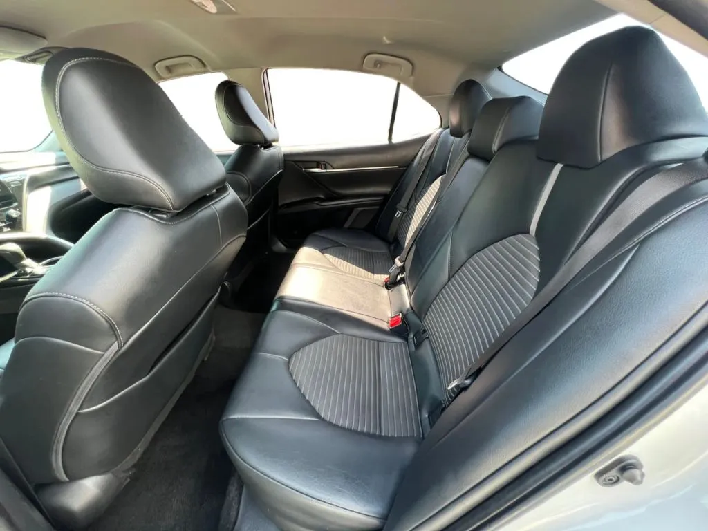 Toyota Camry photo 14