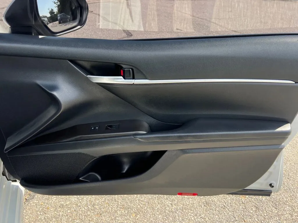 Toyota Camry photo 18