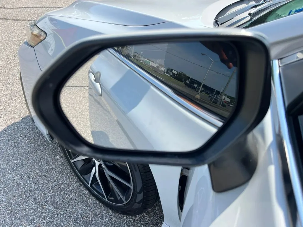 Toyota Camry photo 25