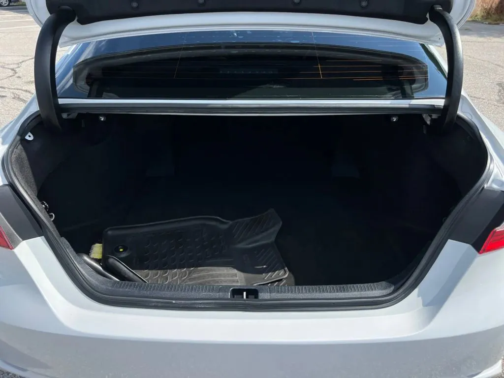 Toyota Camry photo 20