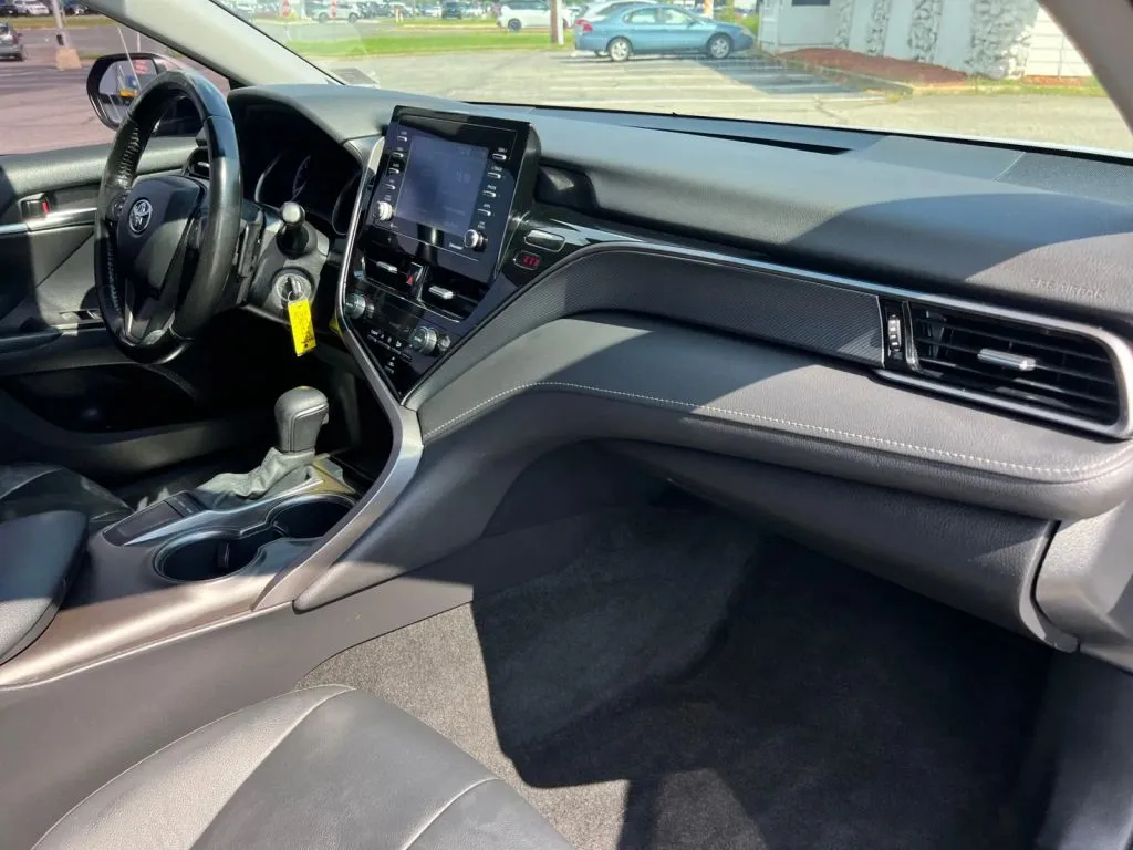 Toyota Camry photo 16