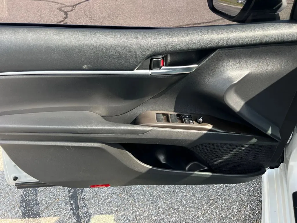 Toyota Camry photo 24