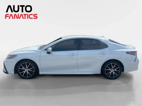Photos of 2022 Toyota Camry SE Sedan 4D for sale in Fredericksburg, VA at Auto Fanatics