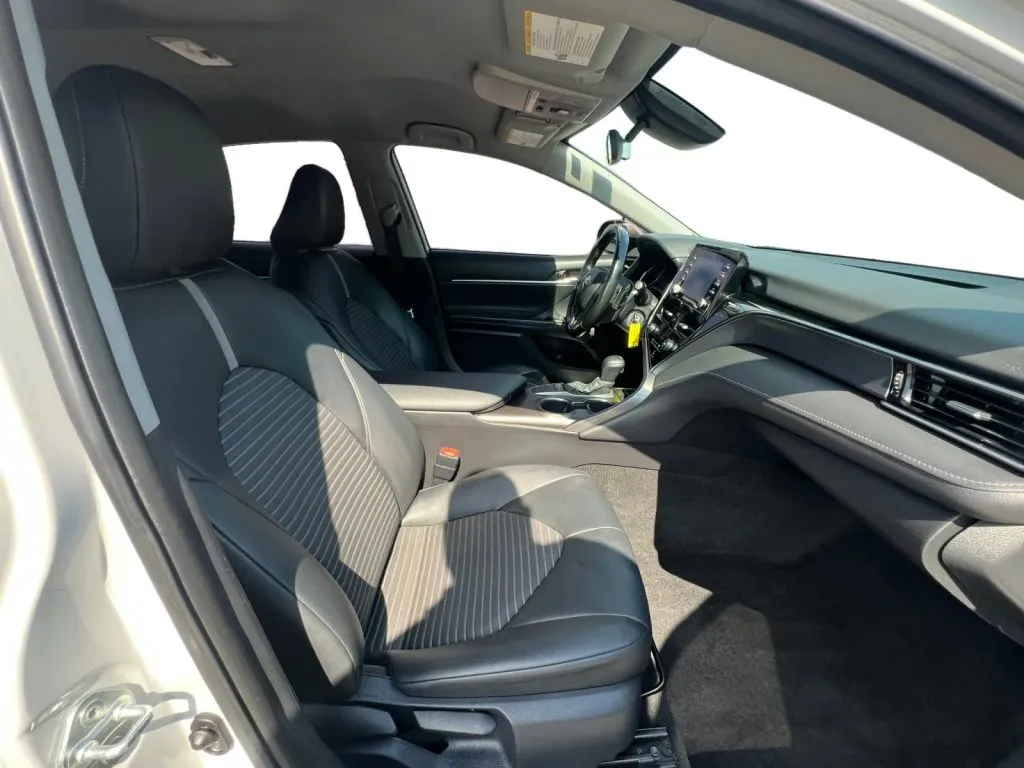 Toyota Camry photo 15