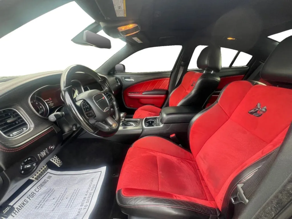 Dodge Charger photo 10