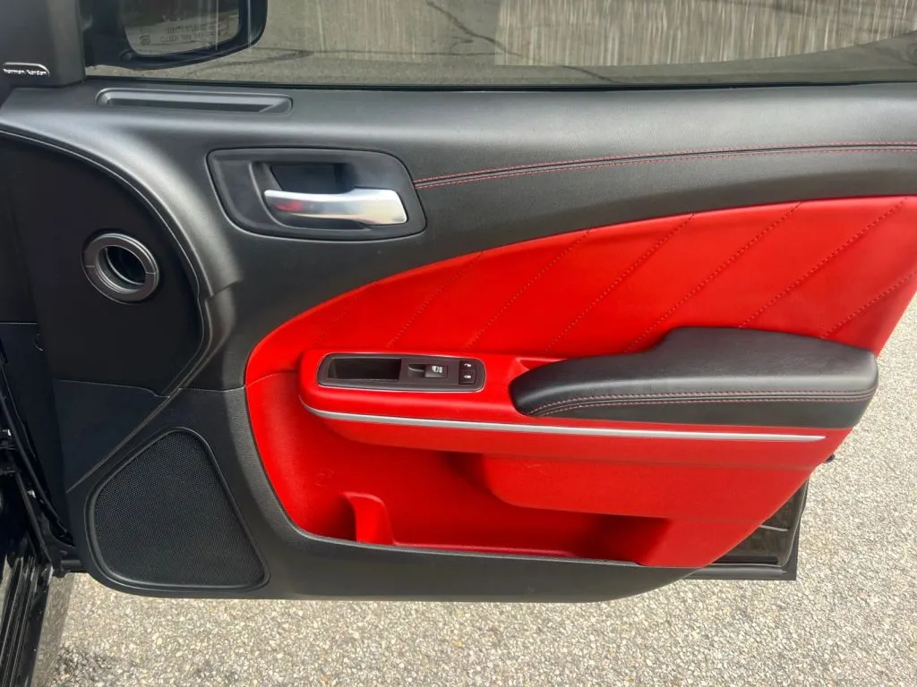 Dodge Charger photo 18