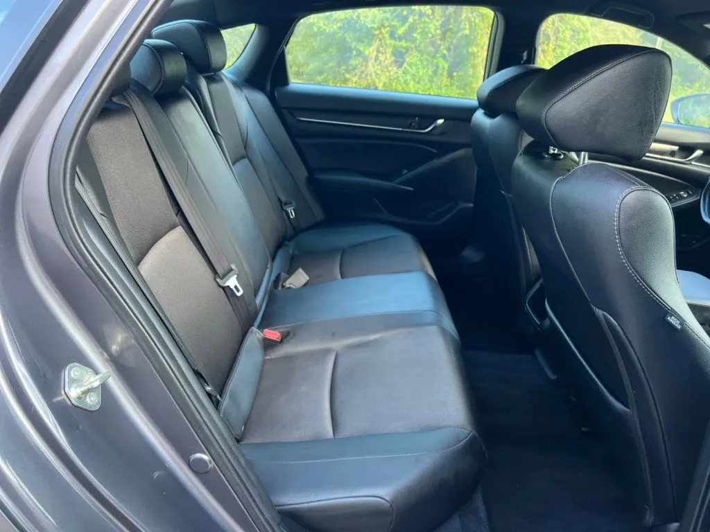 Honda Accord photo 17