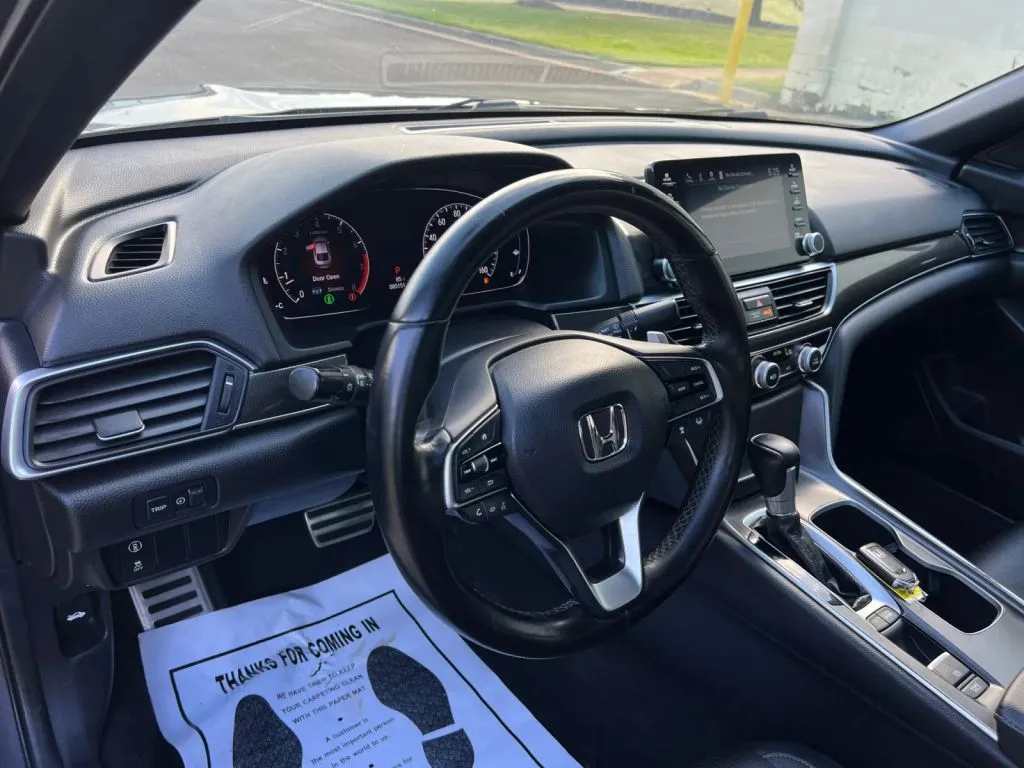 Honda Accord photo 21