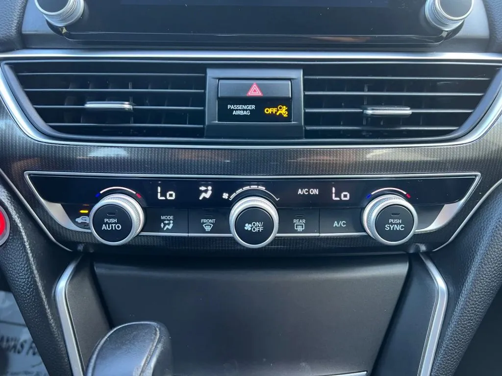 Honda Accord photo 33