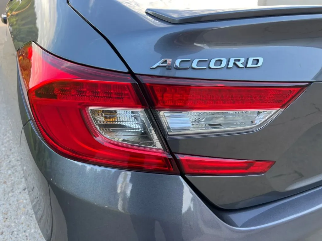 Honda Accord photo 30