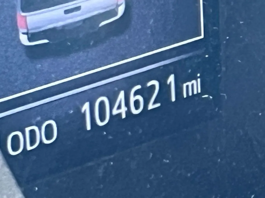 Toyota Tacoma photo 2