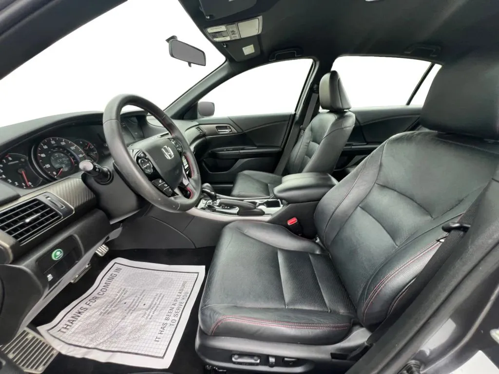 Honda Accord photo 10