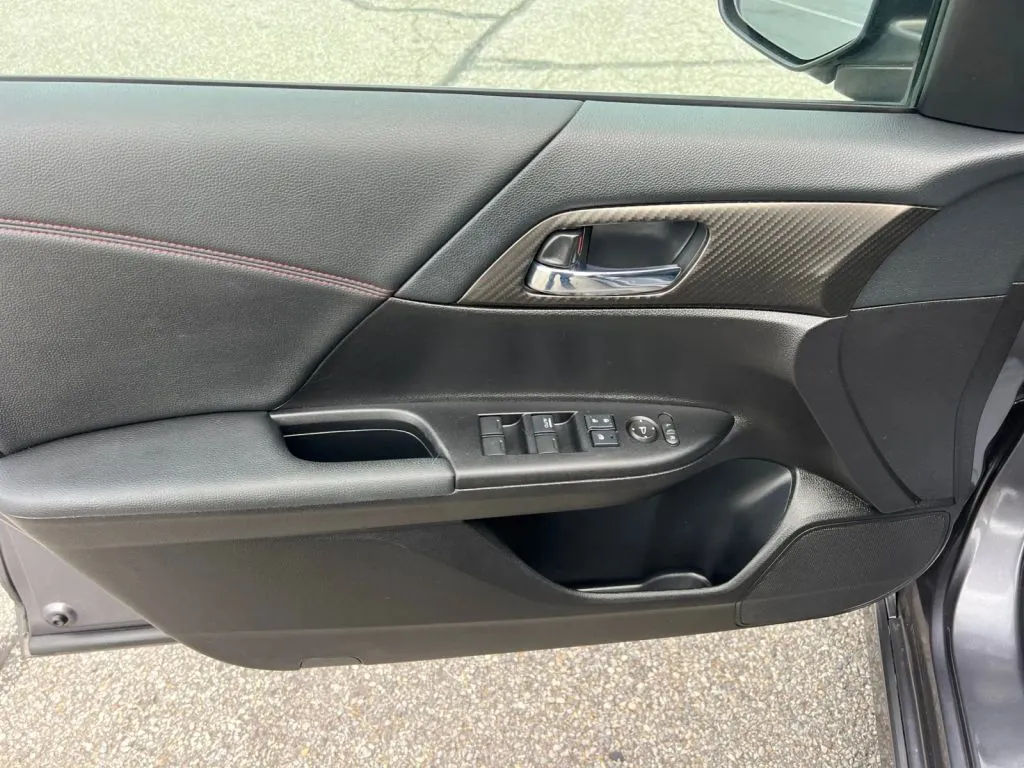 Honda Accord photo 26