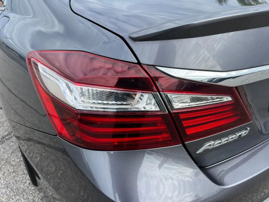 Honda Accord photo 36