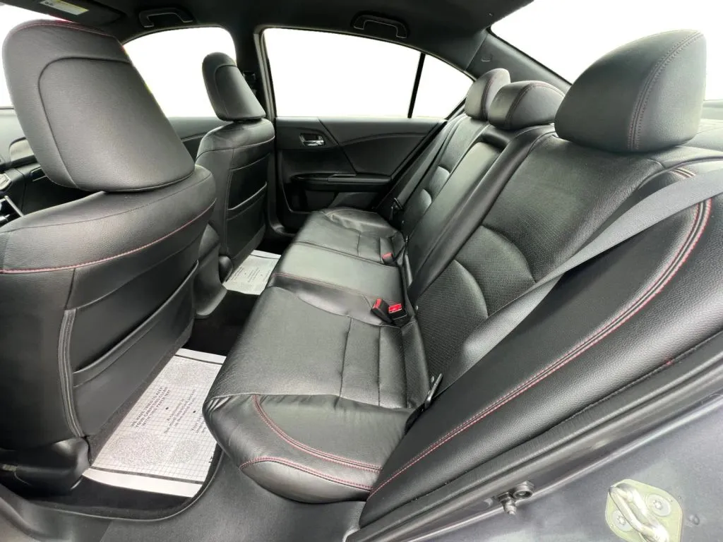 Honda Accord photo 14