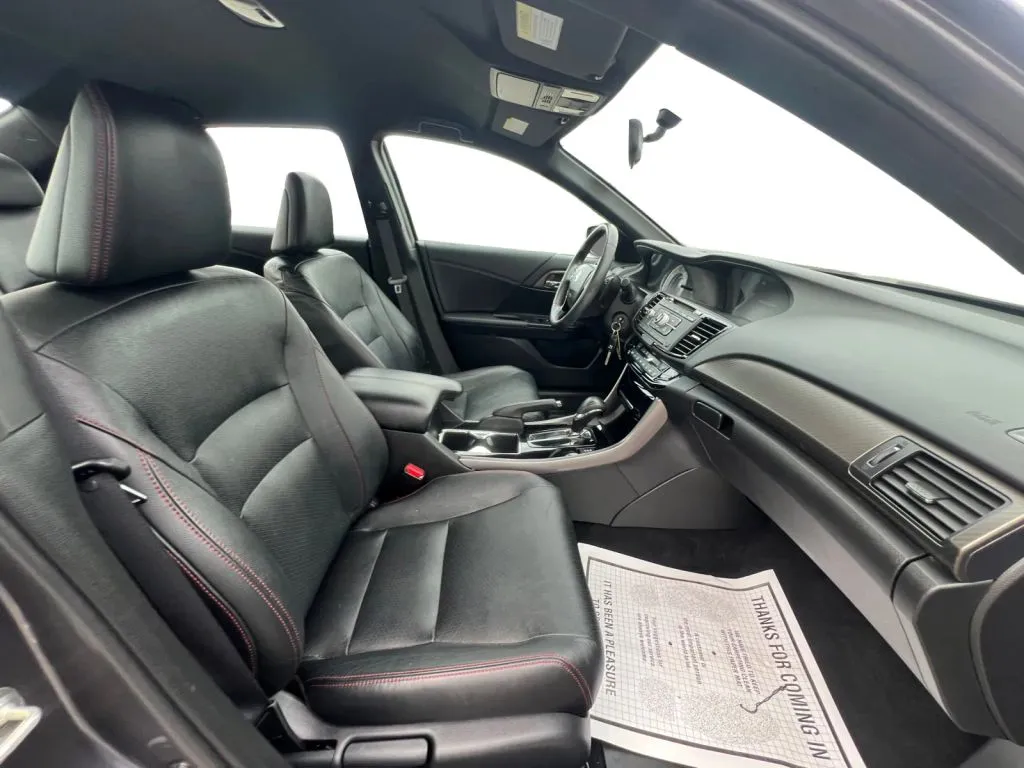 Honda Accord photo 15