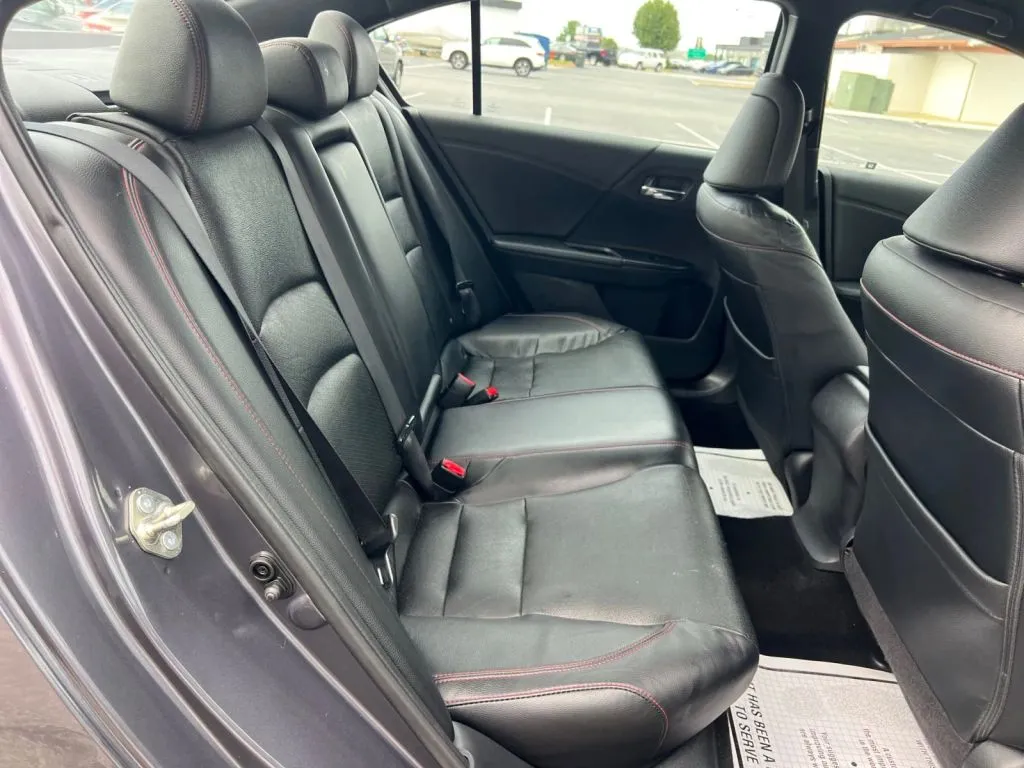 Honda Accord photo 19