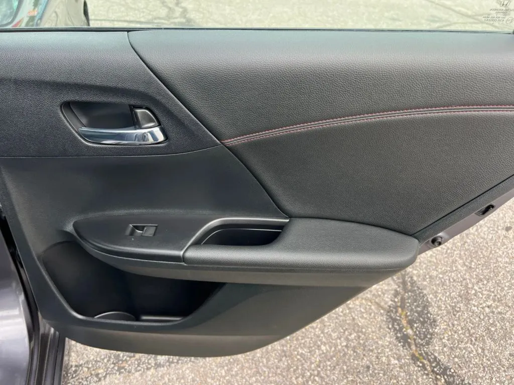 Honda Accord photo 21