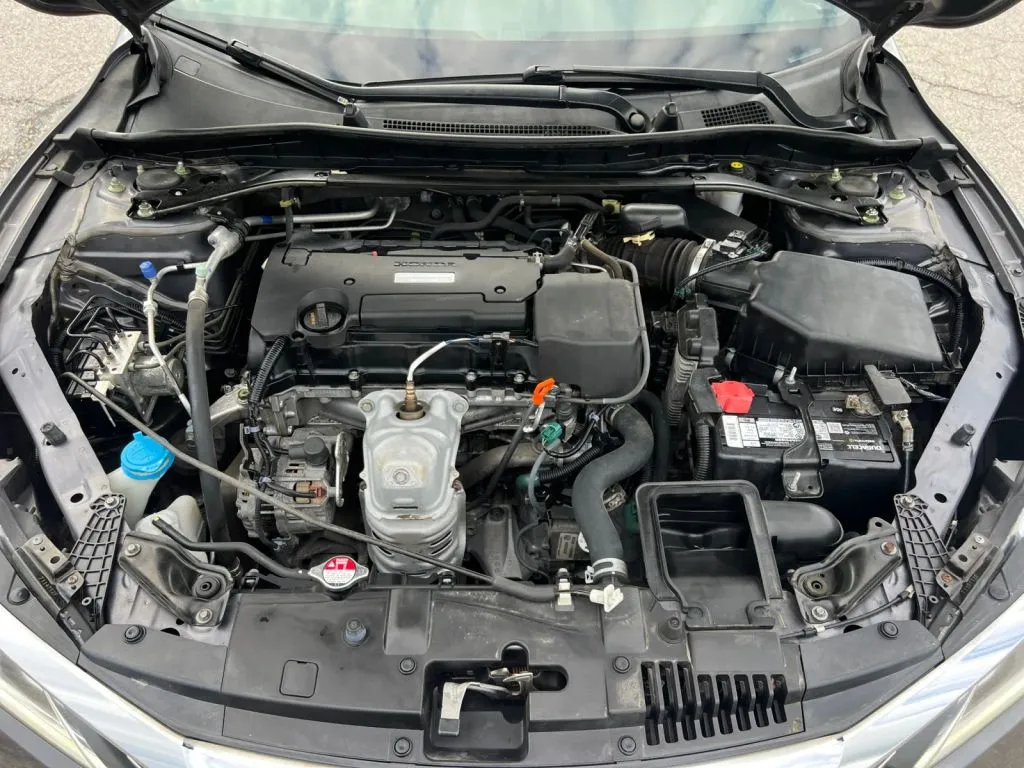 Honda Accord photo 29